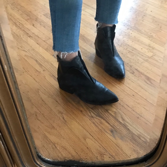 LD Tuttle - The Ash - Black Bootie - Picture 4 of 4